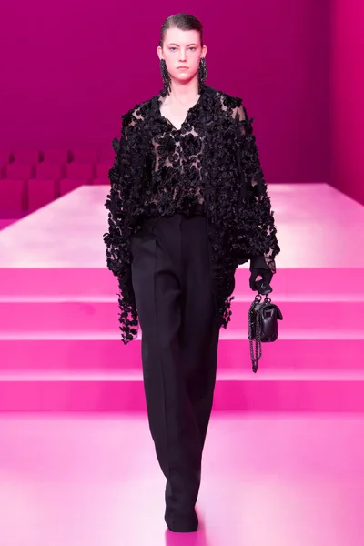 Look 64